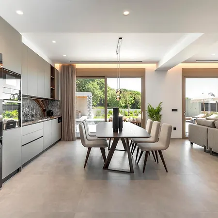 Villa Emerald Estate