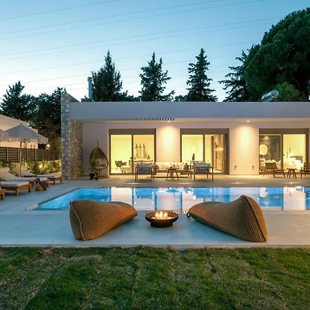 Villa Emerald Estate *