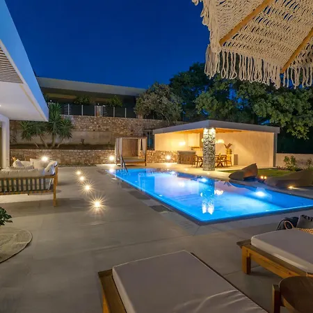 Emerald Estate Villa *