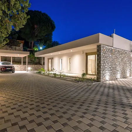 فيلة Emerald & Ruby Villas Asgourou