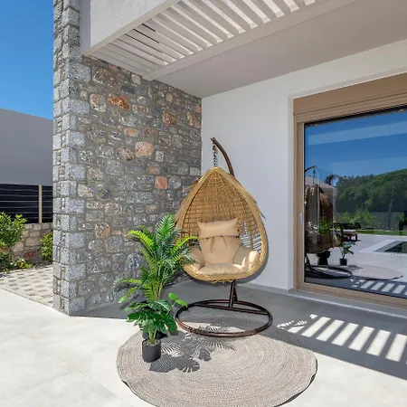 Emerald & Ruby Villa Asgourou