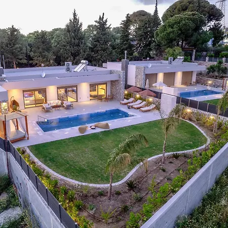 Villa Emerald & Ruby