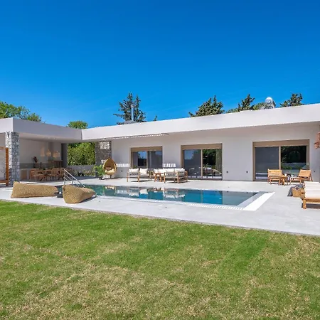 Emerald & Ruby Villa Asgourou