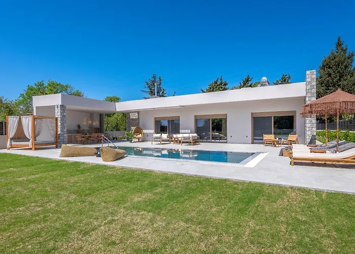 Emerald & Ruby Villa Asgourou