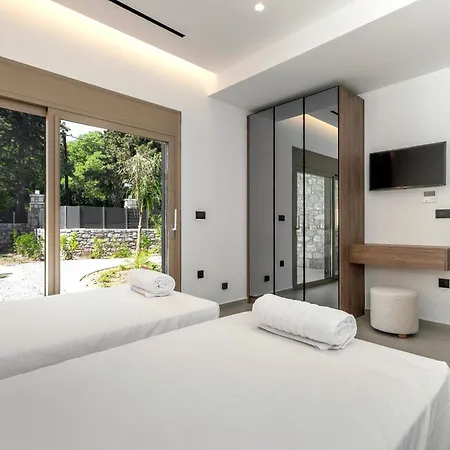 Willa Emerald Estate