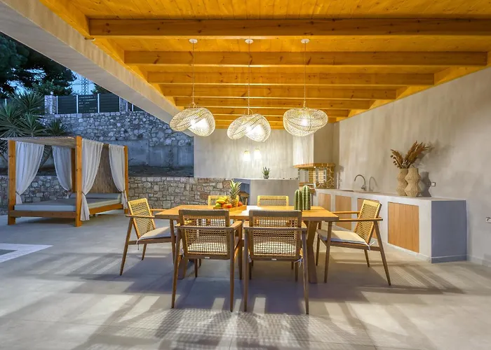 Emerald & Ruby Villas Вилла *