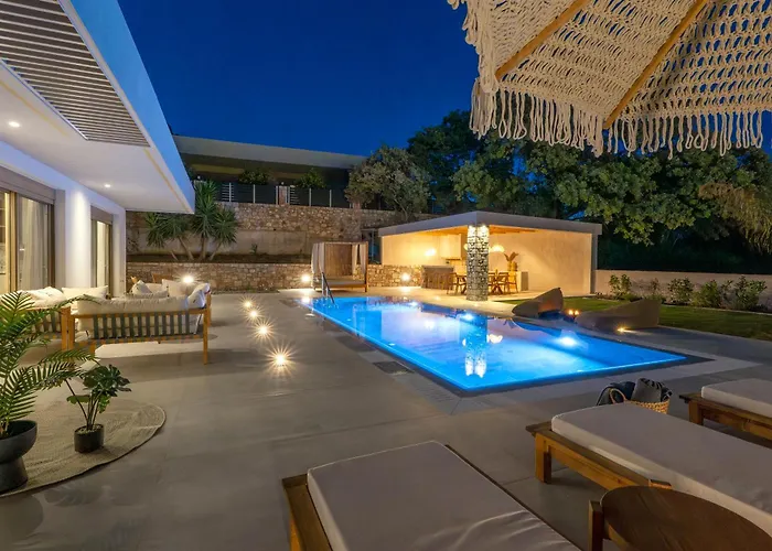 Emerald & Ruby Villas Вилла *