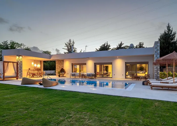 Emerald & Ruby Asgourou